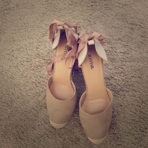 Women’s 8.5 wedges